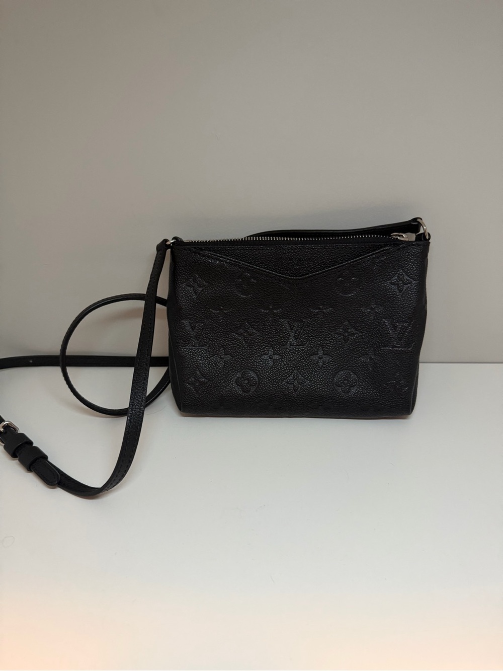 Louis Vuitton Black Monogram Empreinte Pochette Crossbody Bag (uniform Palas)